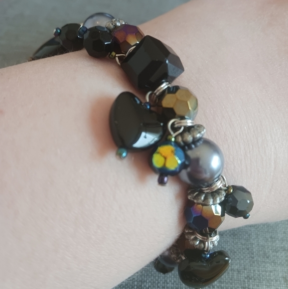 Chunky Black Heart Charm Bracelet - Pre-loved (7") - Picture 4 of 4